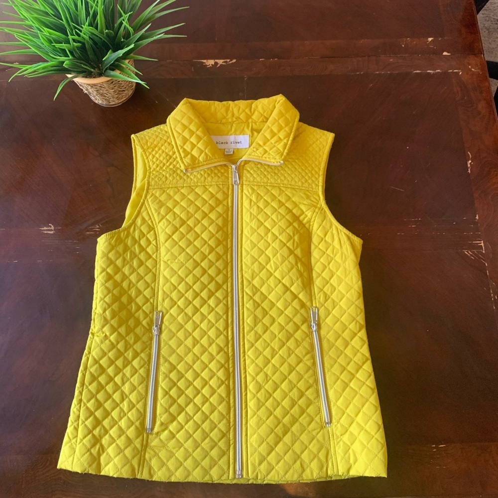 Mustard yellow shell vest
